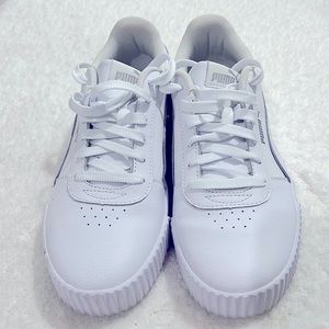 Gently used Puma Soft foam tennis shoes